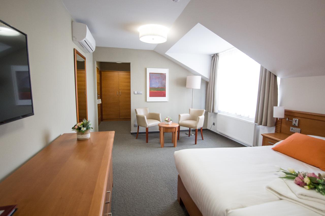 Hotel Pod Vezi Strážnice Eksteriør billede
