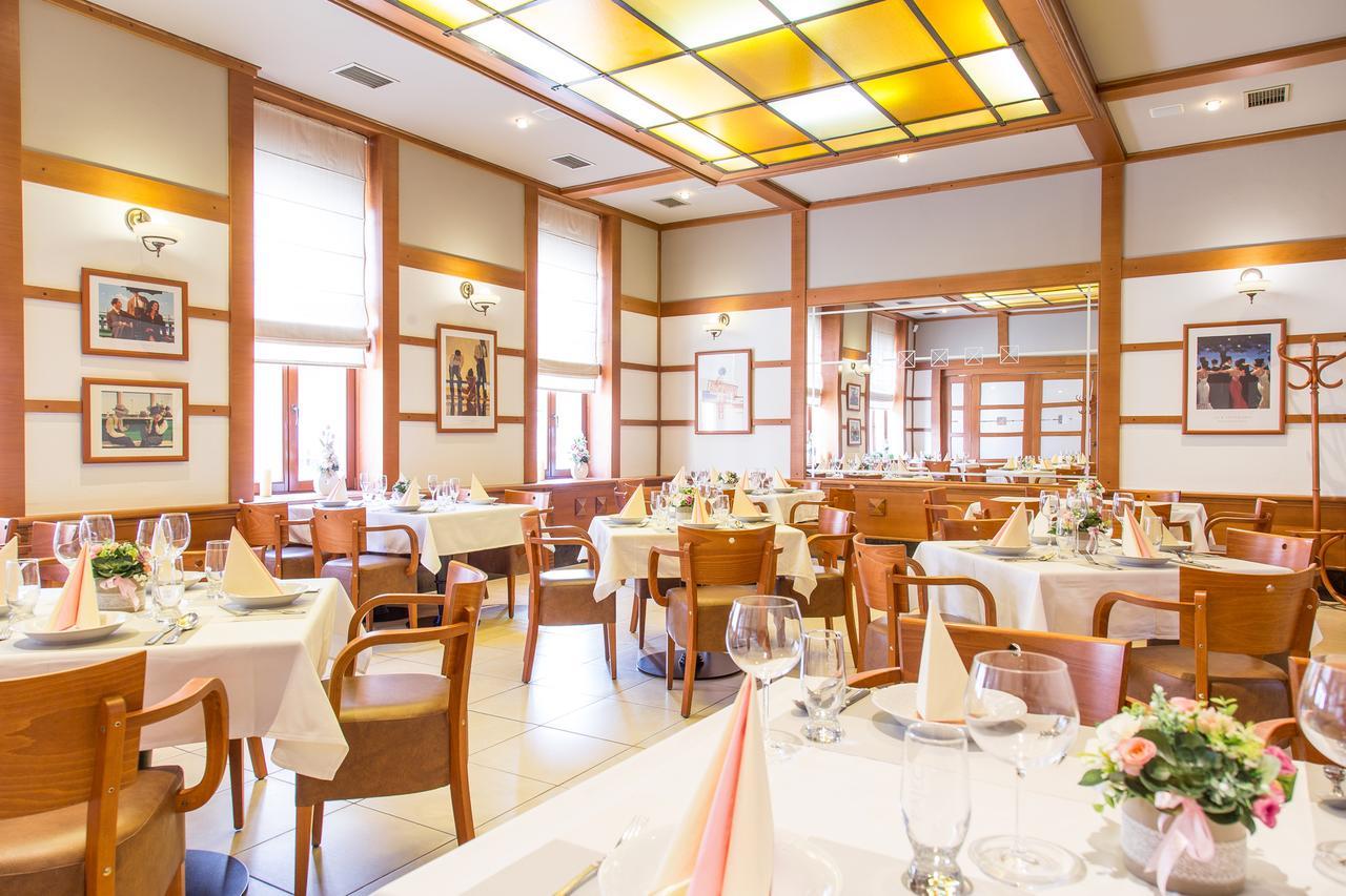 Hotel Pod Vezi Strážnice Eksteriør billede
