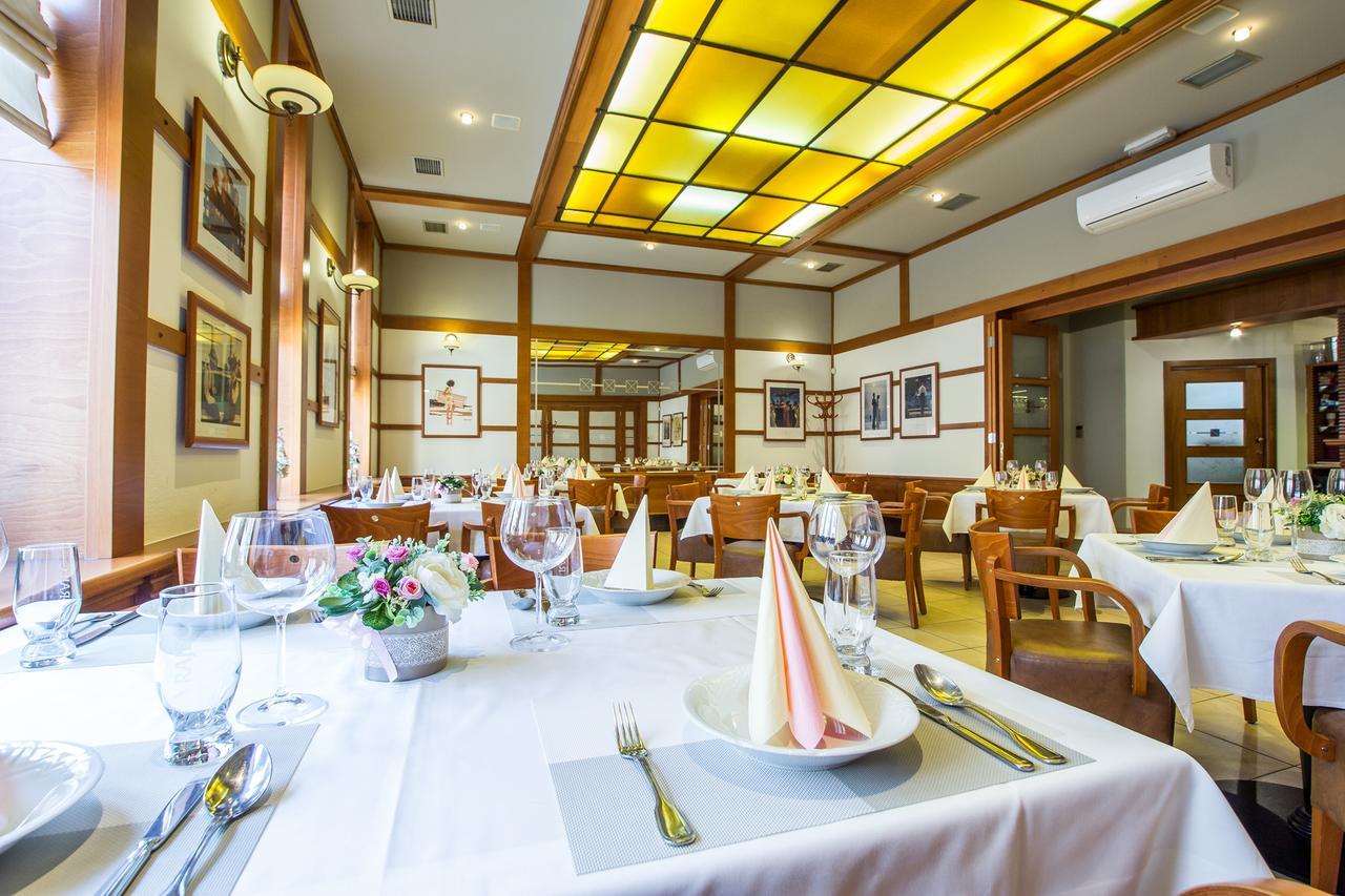 Hotel Pod Vezi Strážnice Eksteriør billede